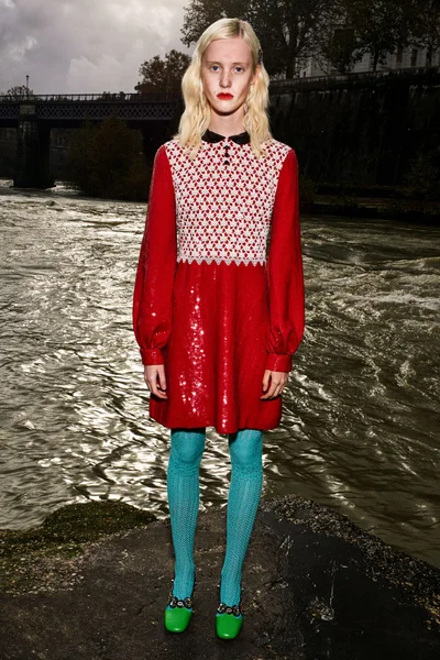 Look 27